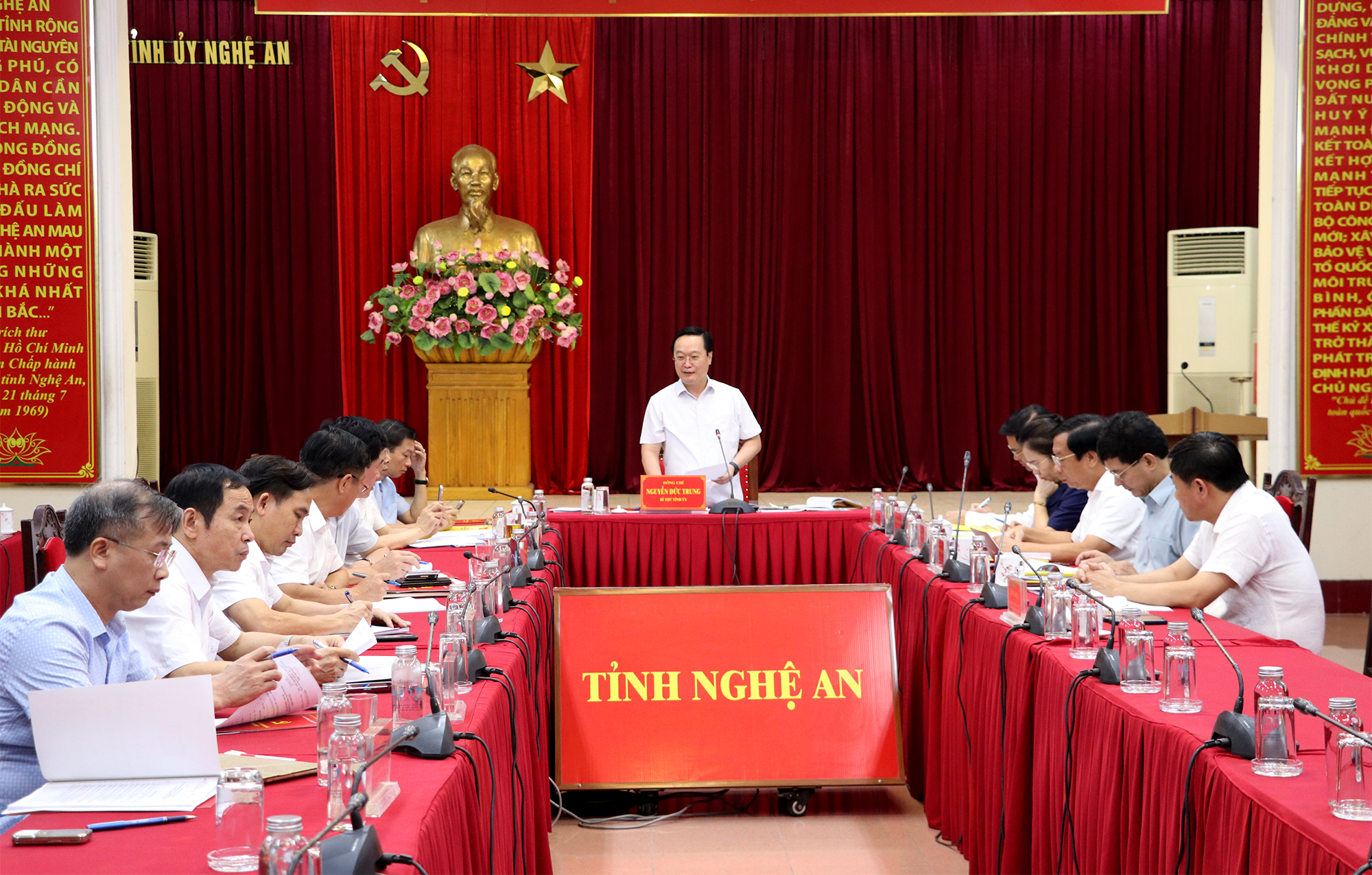 Anh-tin-bai